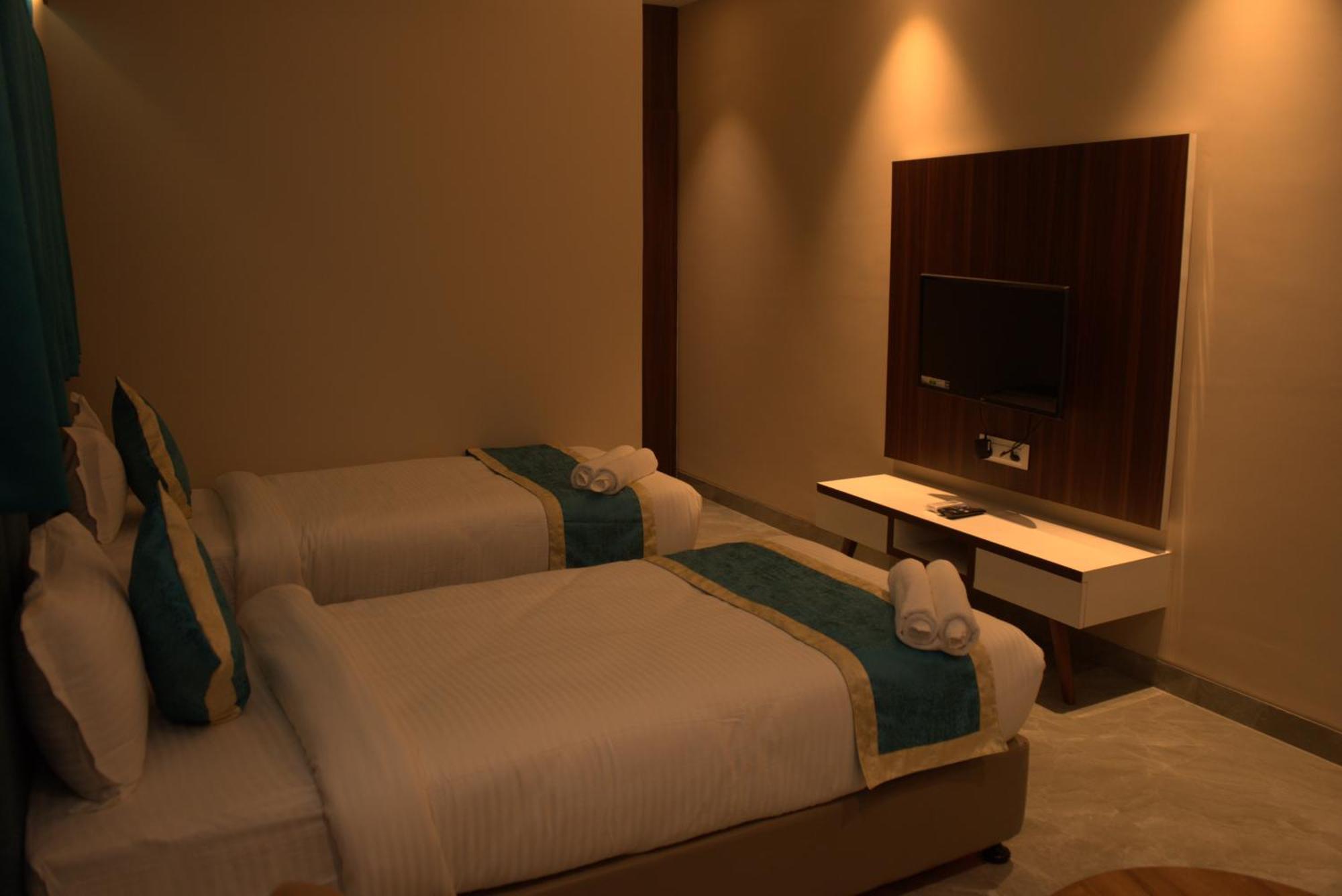Hotel Tanisha Kishanganj Zewnętrze zdjęcie